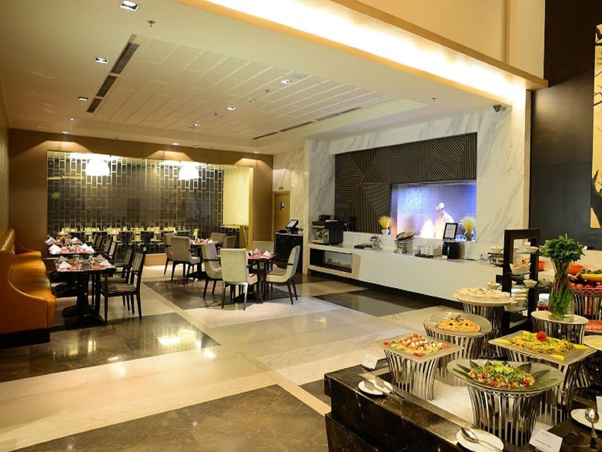 Sayaji Raipur Hotel Exterior photo