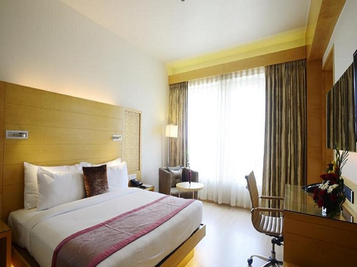 Sayaji Raipur Hotel Exterior photo