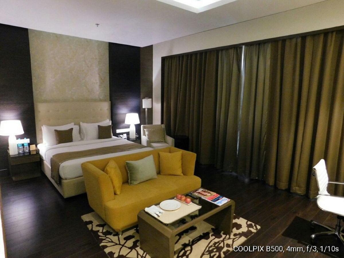 Sayaji Raipur Hotel Exterior photo