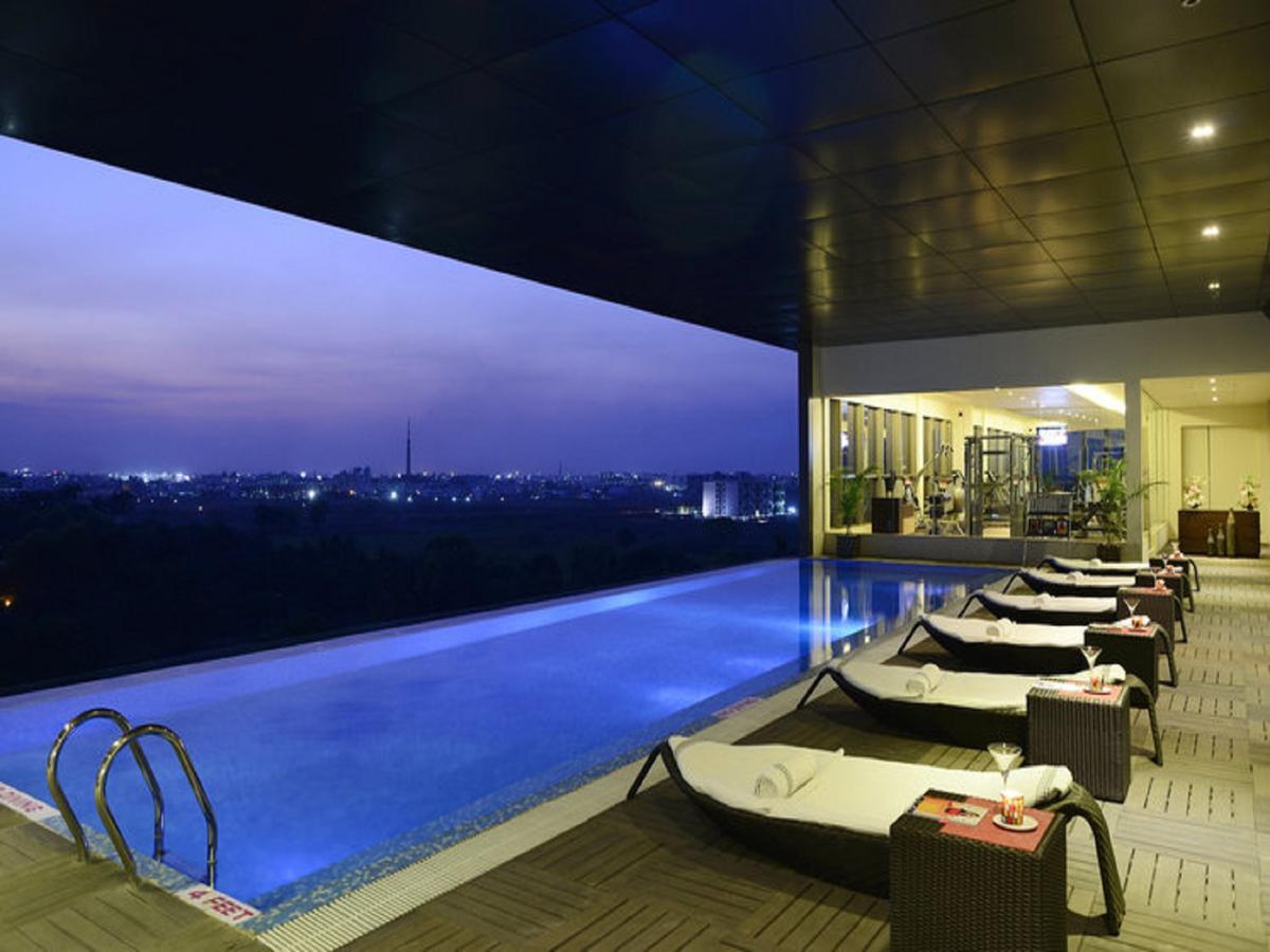 Sayaji Raipur Hotel Exterior photo