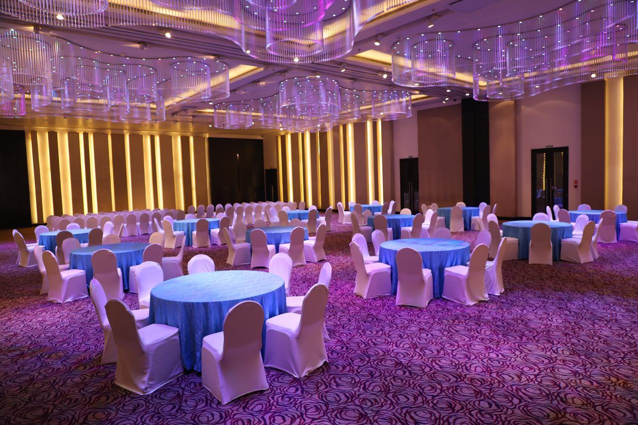 Sayaji Raipur Hotel Exterior photo