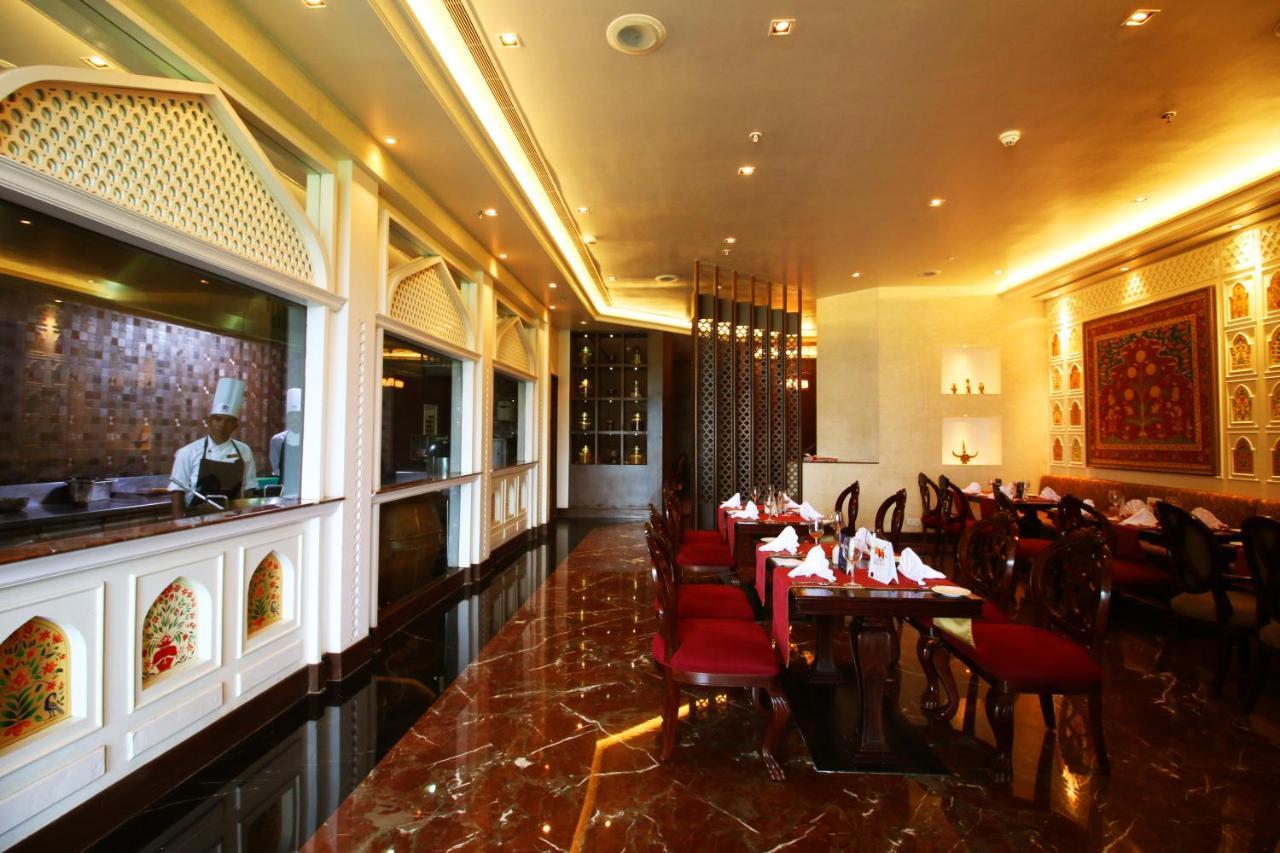 Sayaji Raipur Hotel Exterior photo