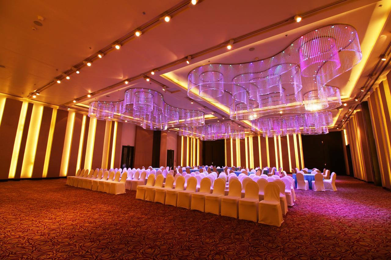 Sayaji Raipur Hotel Exterior photo