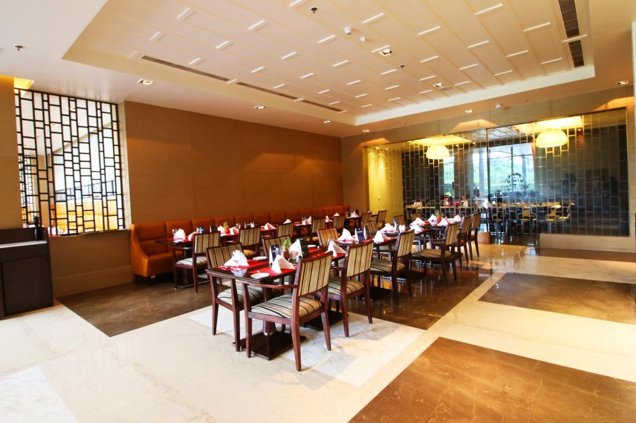 Sayaji Raipur Hotel Exterior photo