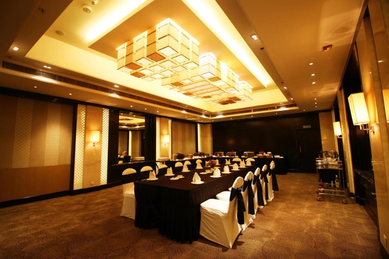 Sayaji Raipur Hotel Exterior photo