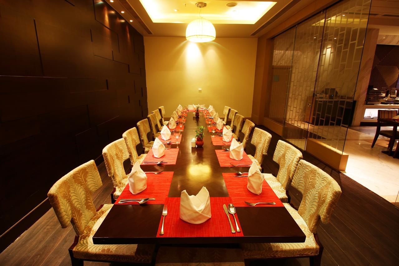 Sayaji Raipur Hotel Exterior photo